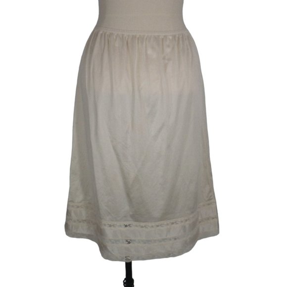 Dawn to Dusk Womens White Half Slip with Lace‎ Hem, Plus Size 1X, 33/35 - Picture 4 of 6